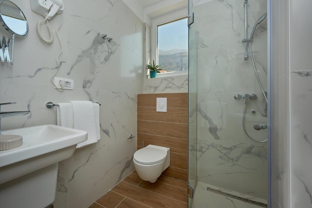 Garni Larimar Budva